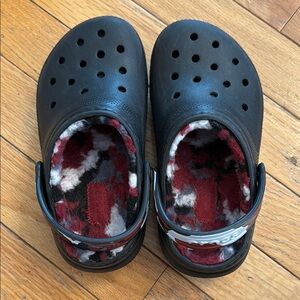 Cozy Black Kids Clogs with Fleece Lining